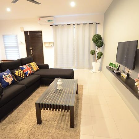 Decozy Homestay Ipoh Esterno foto